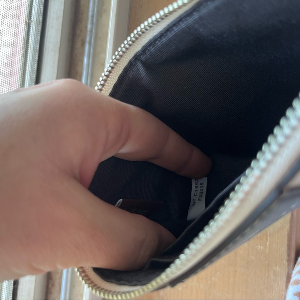 🤍 Coach Corner Zip Wristlet 🤍 - Picture 5 of 6